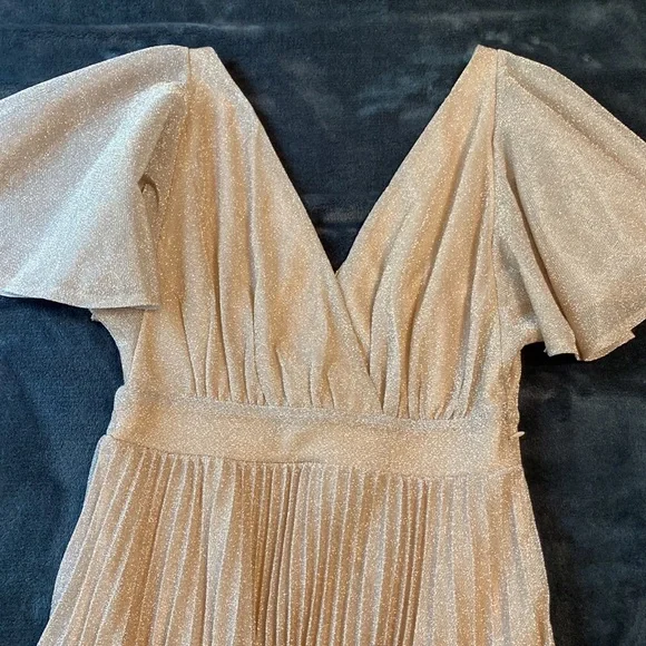 Mother of bride or groom dress. Quiz long gown in pink shimmer, US 6. - Picture 3 of 7